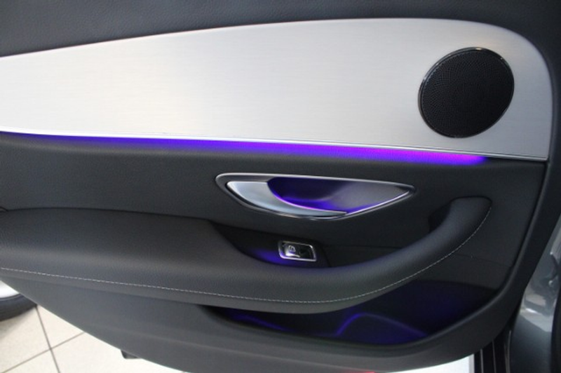 Mercedes-Benz E 200 T Avantgarde 9G-Tr. Rü-Ka LED Navi Widescreen — photo 14