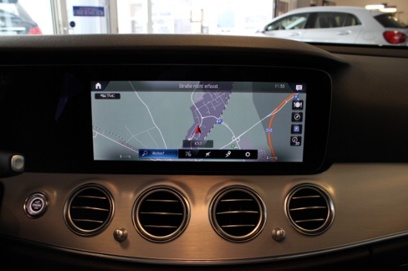 Mercedes-Benz E 200 T Avantgarde 9G-Tr. Rü-Ka LED Navi Widescreen — photo 6