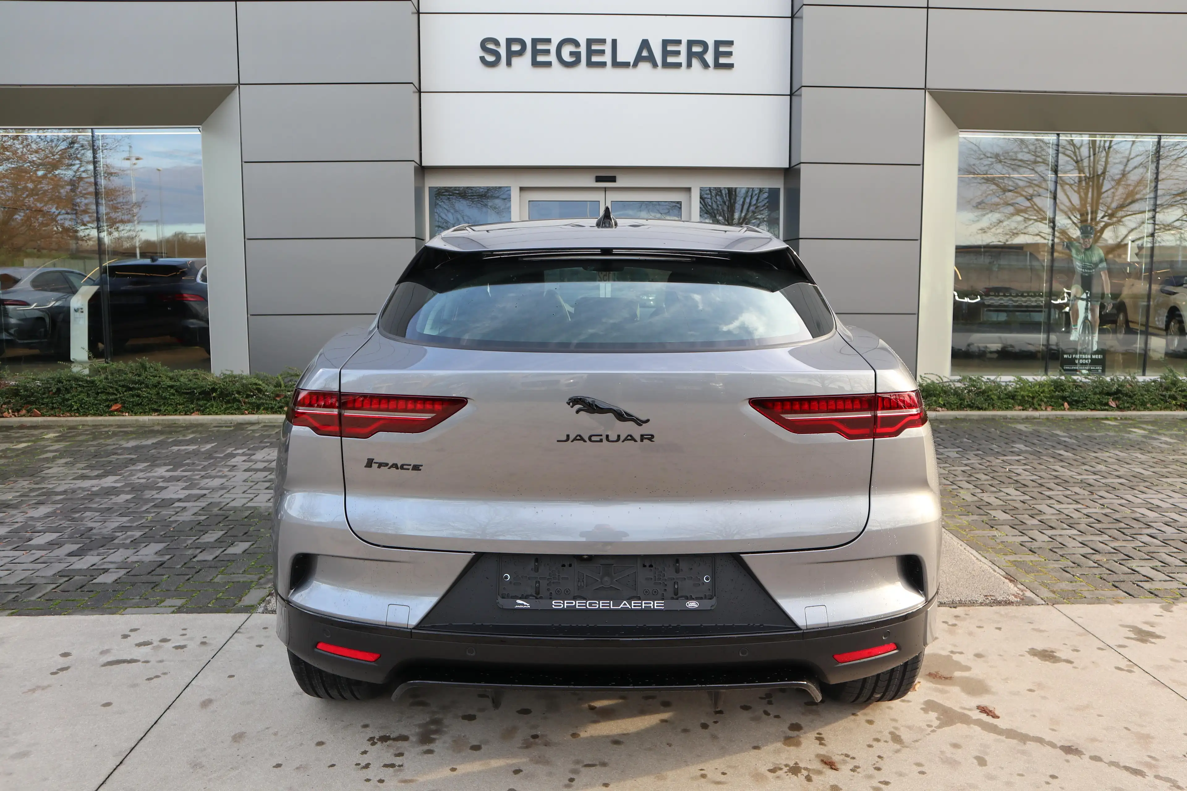 Jaguar I-Pace EV400 SE AWD — photo 7