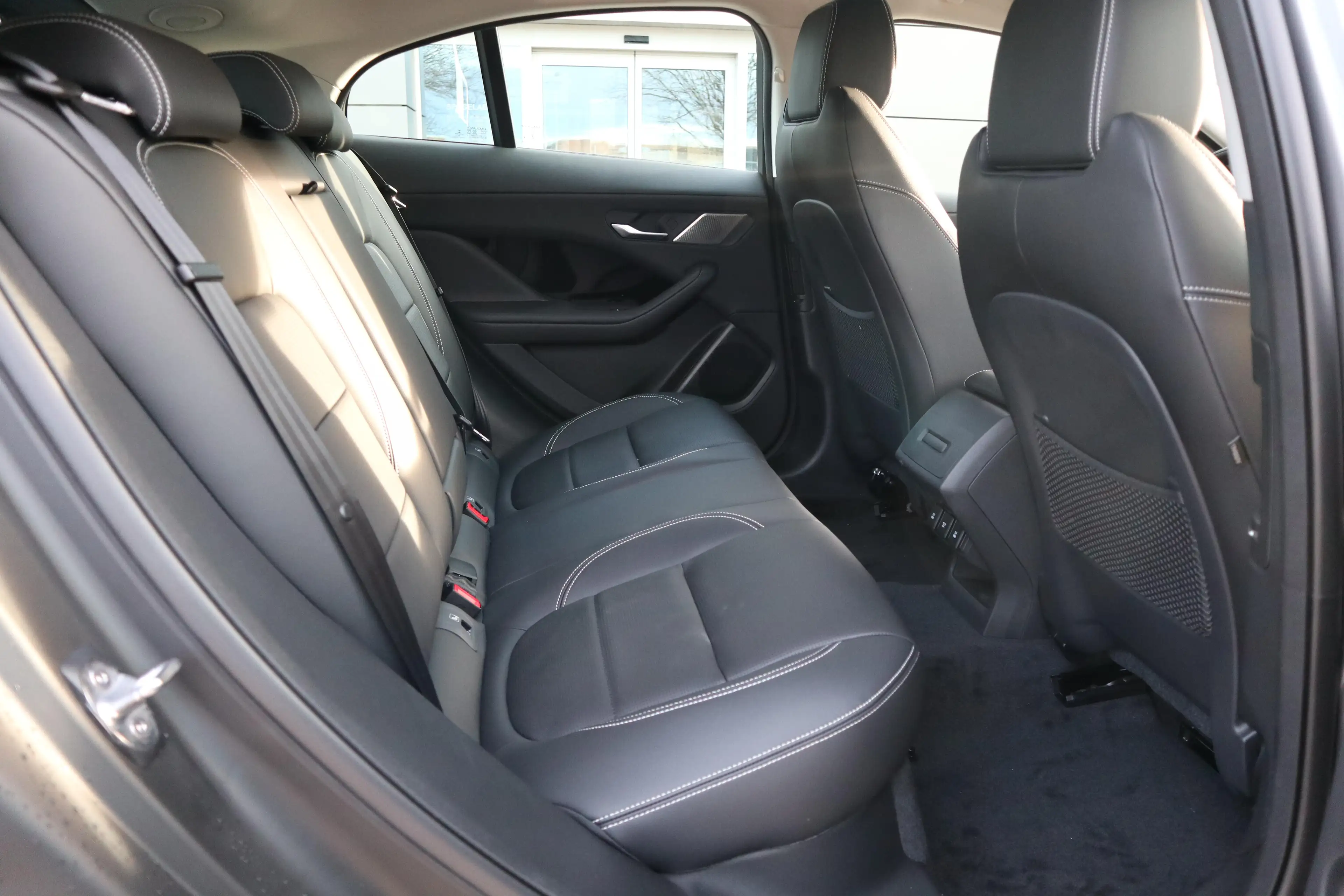 Jaguar I-Pace EV400 SE AWD — photo 5