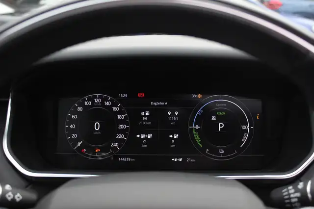 Land Rover Range Rover Sport view 18