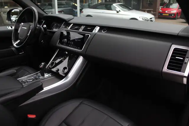 Land Rover Range Rover Sport view 13