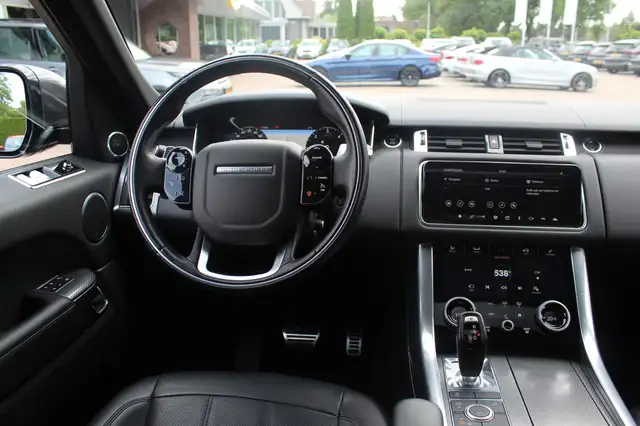 Land Rover Range Rover Sport view 9