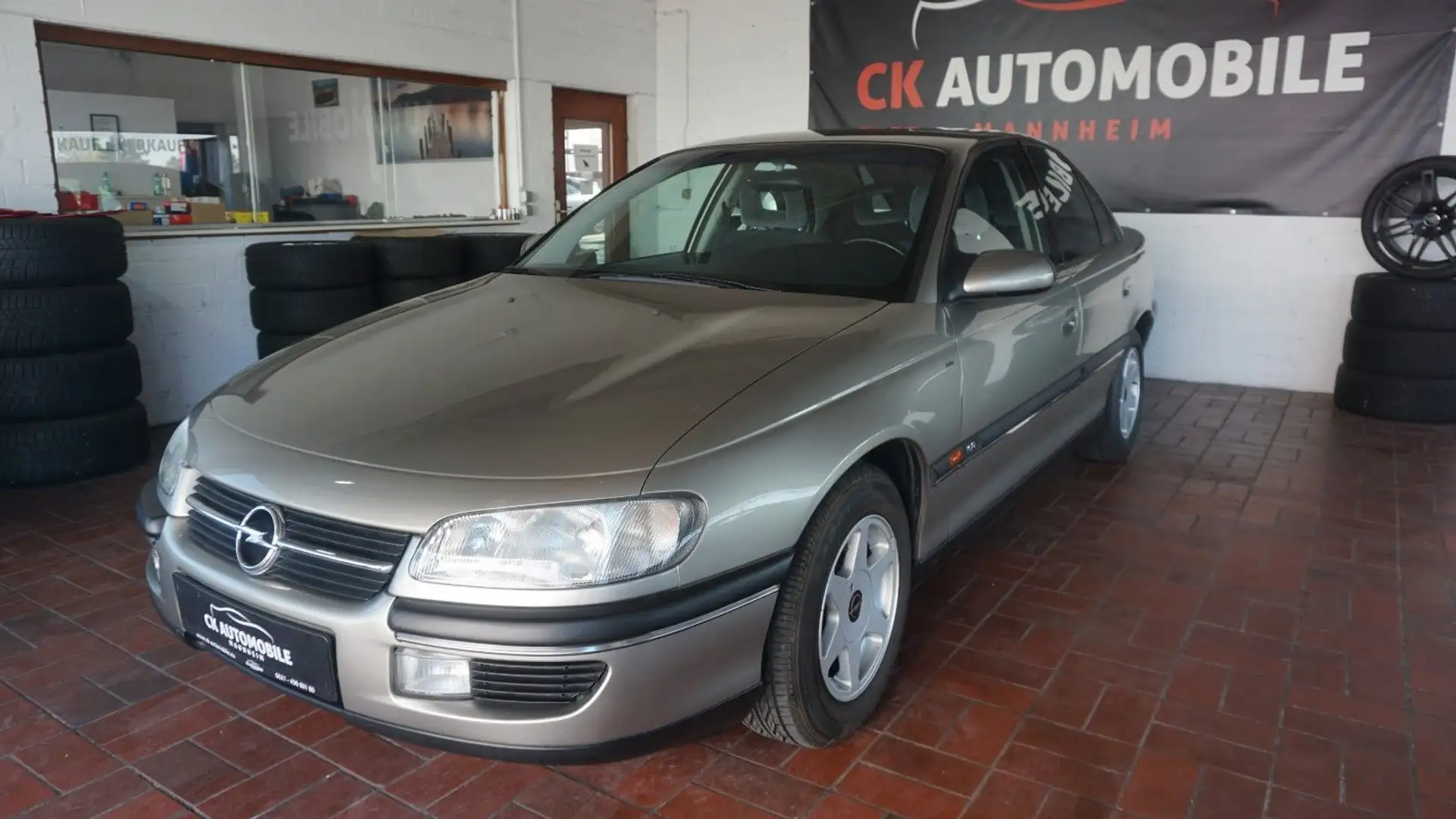 Opel Omega 2.0 16V CD KLIMA 2-HAND ROST FREI NEU TÜV! Сірий - 2