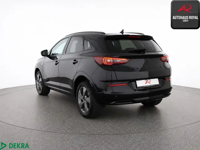 Opel Grandland X view 3