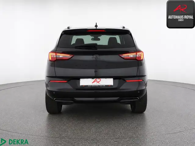 Opel Grandland X view 4