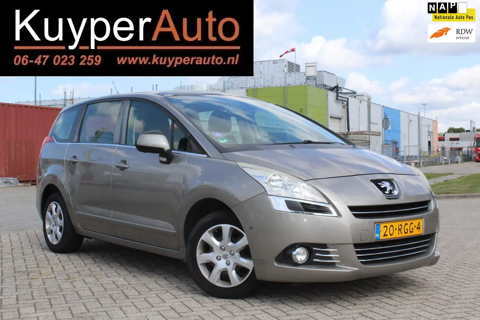 Peugeot 5008 1.6 VTi ST 7p. pano 1e eig, navi clima multimedia Gris - 1