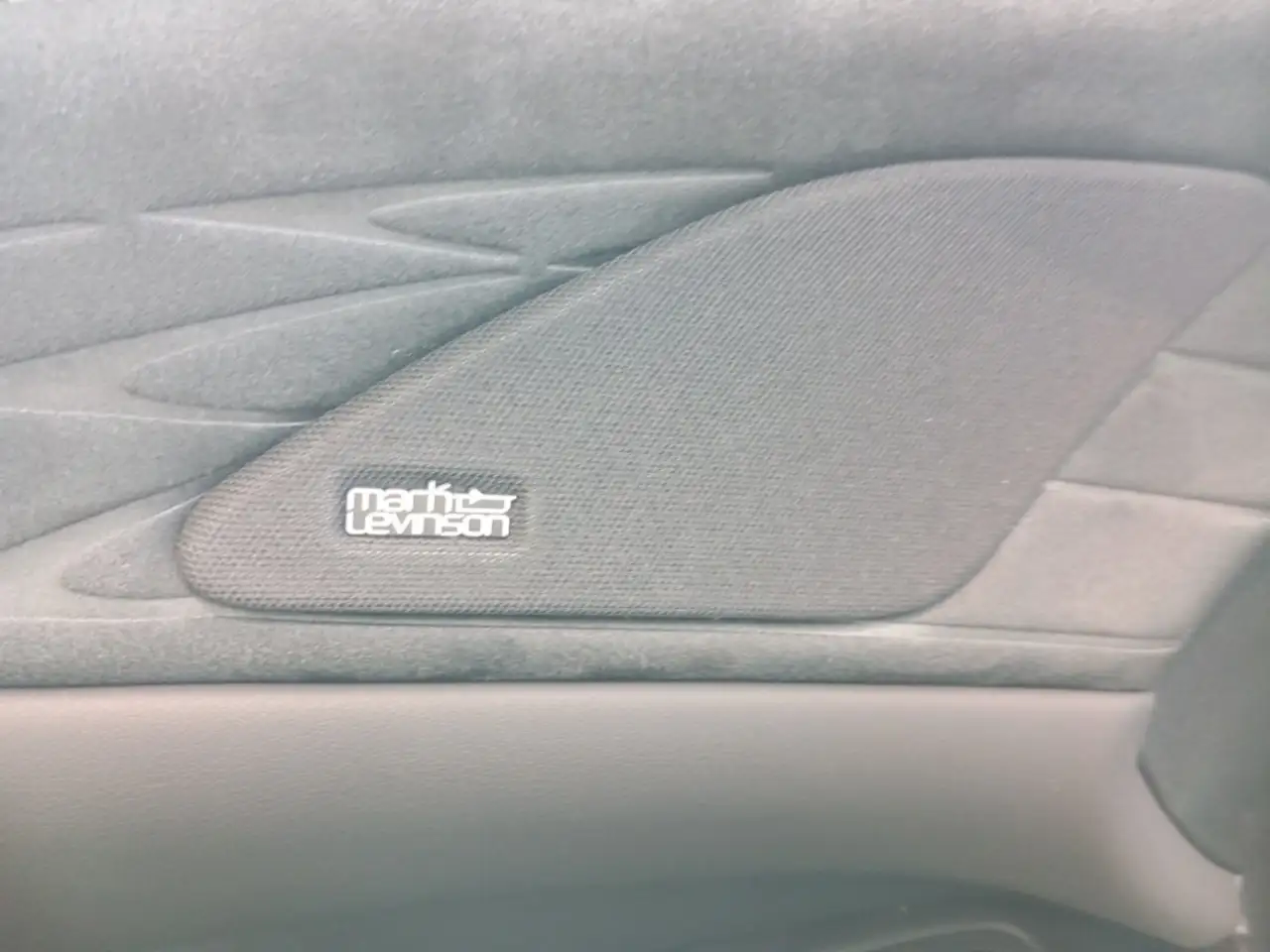 Lexus RX 450h + 2,5 l E-CVT, 4x4 Plug-in 5-Türer LUXURY 9