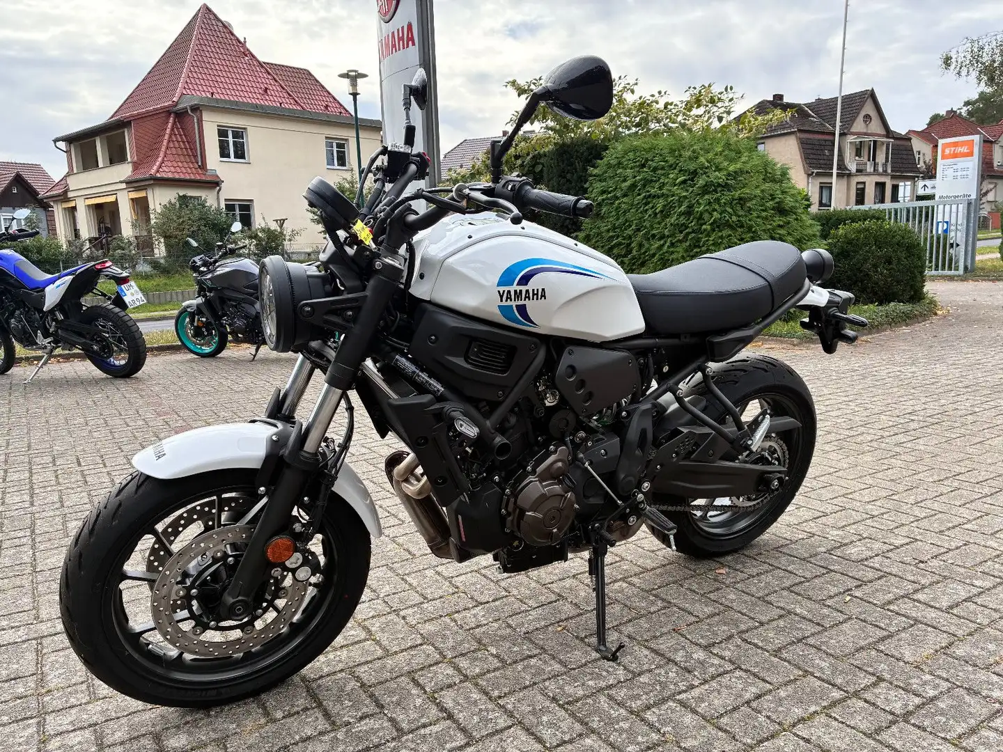 Yamaha XSR 700 inkl A2 Weiß - 2