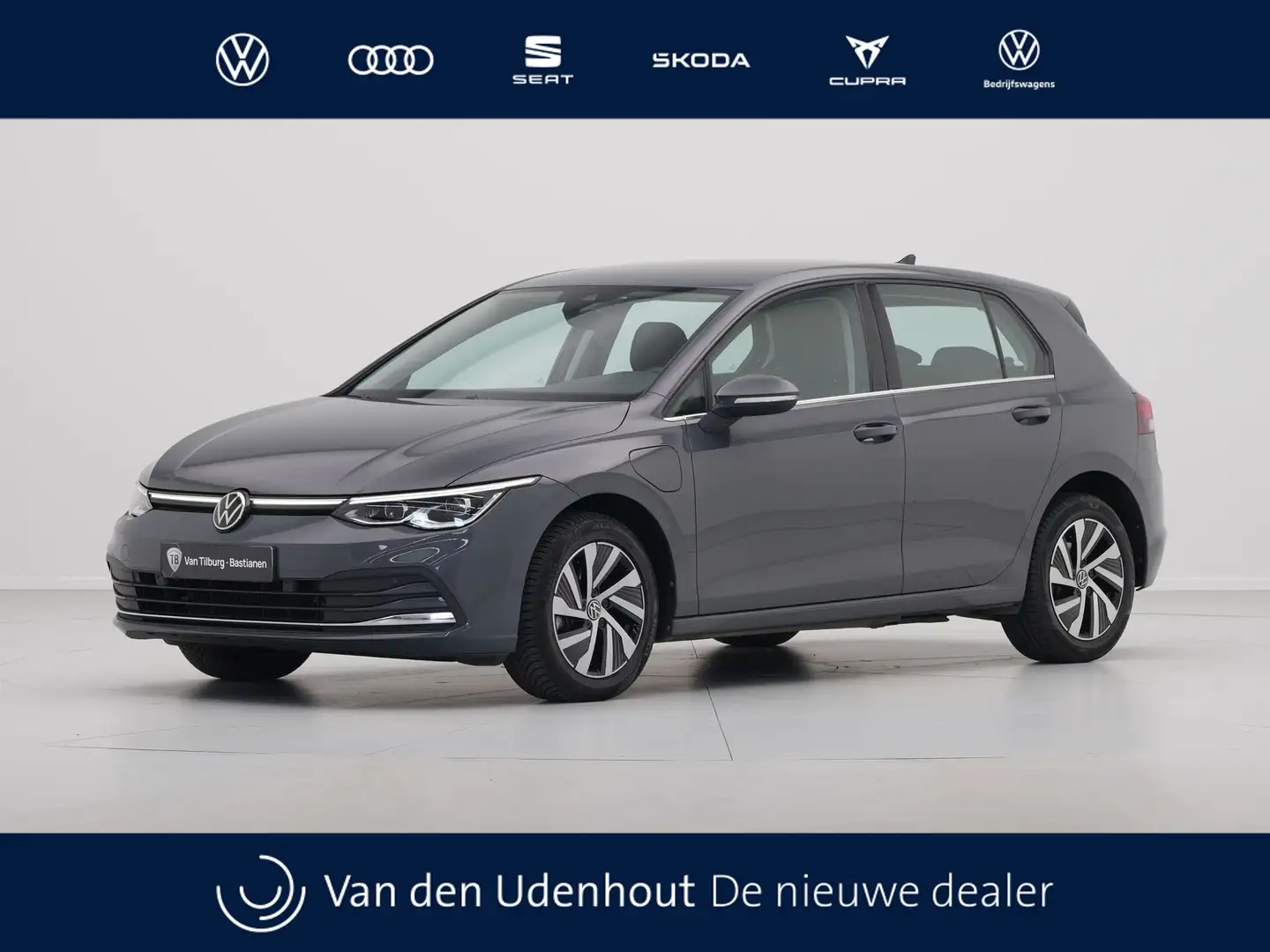 Volkswagen Golf 1.4 eHybrid Style Navigatie Pdc Massage Acc Grijs - 1