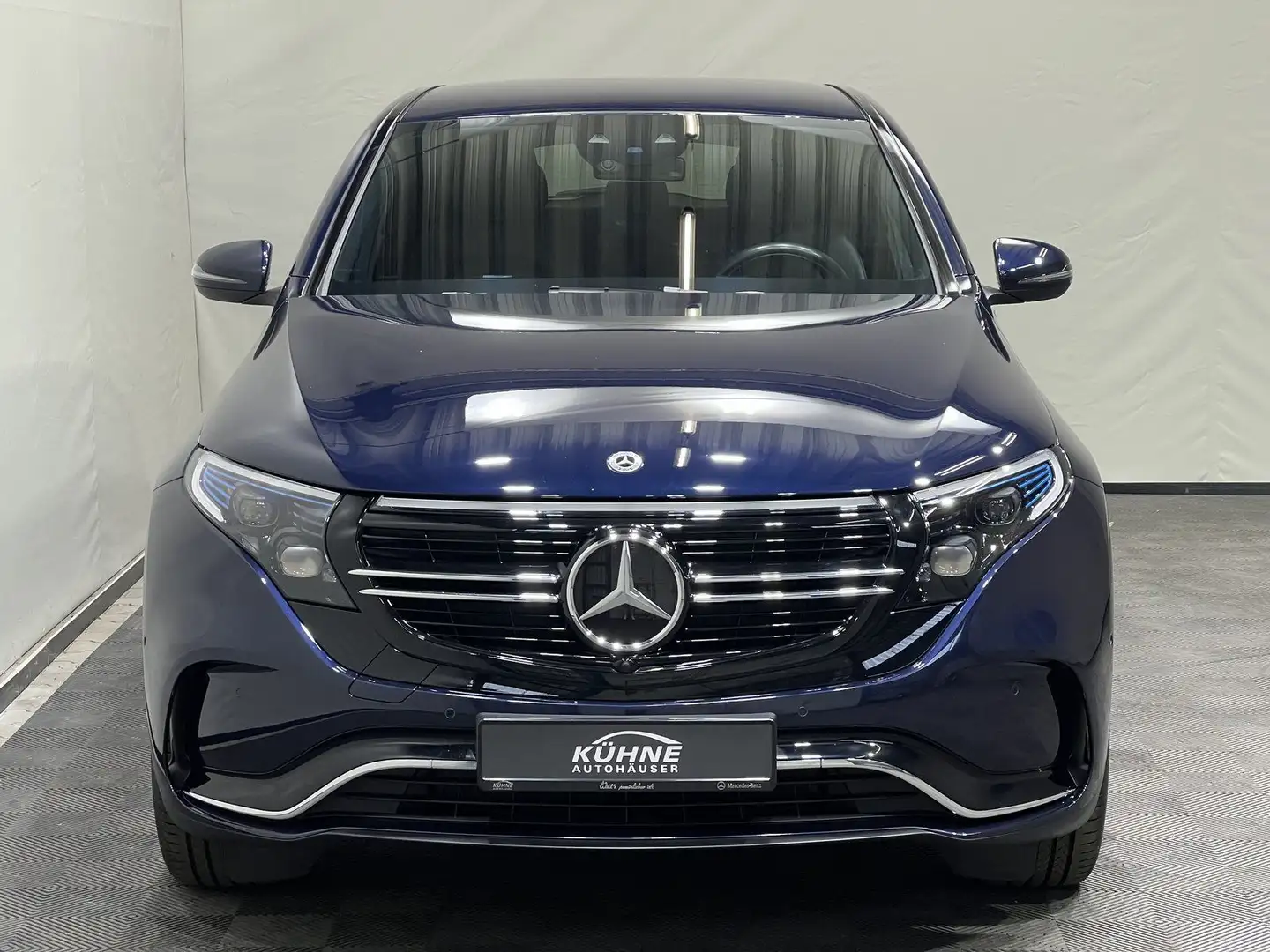 Mercedes-Benz EQC 400 400 4M AMG Advanced Multibeam+AHK+Augmented Blau - 2