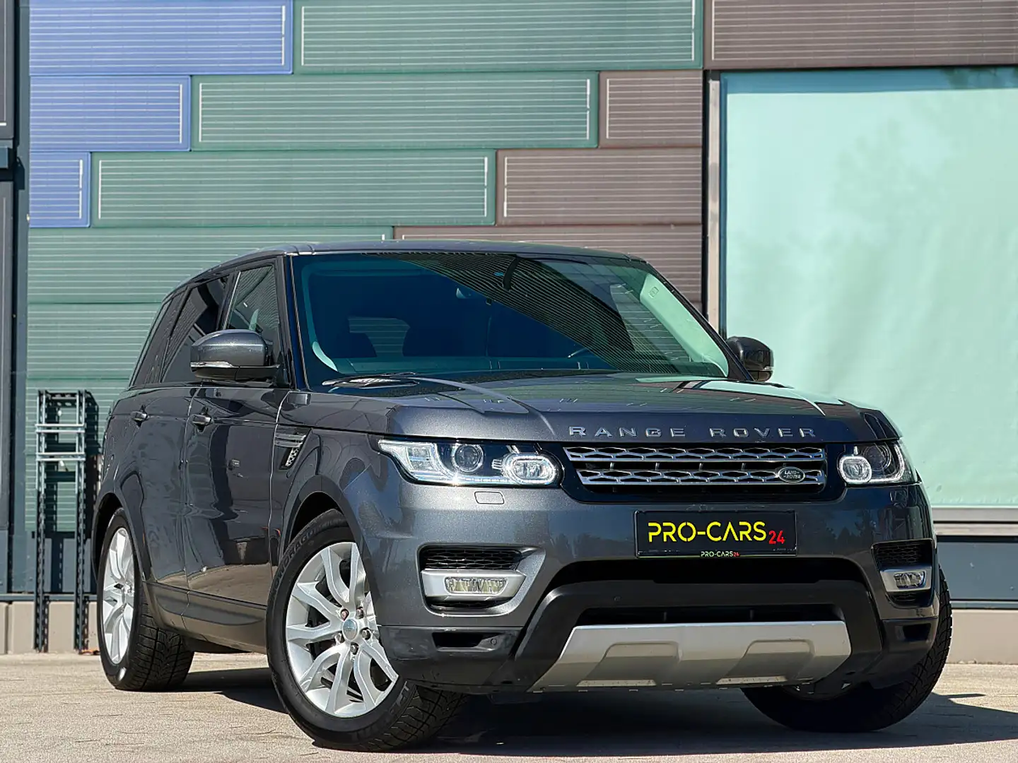 Land Rover Range Rover Sport 3,0 TDV6 HSE Dynamic Grau - 1