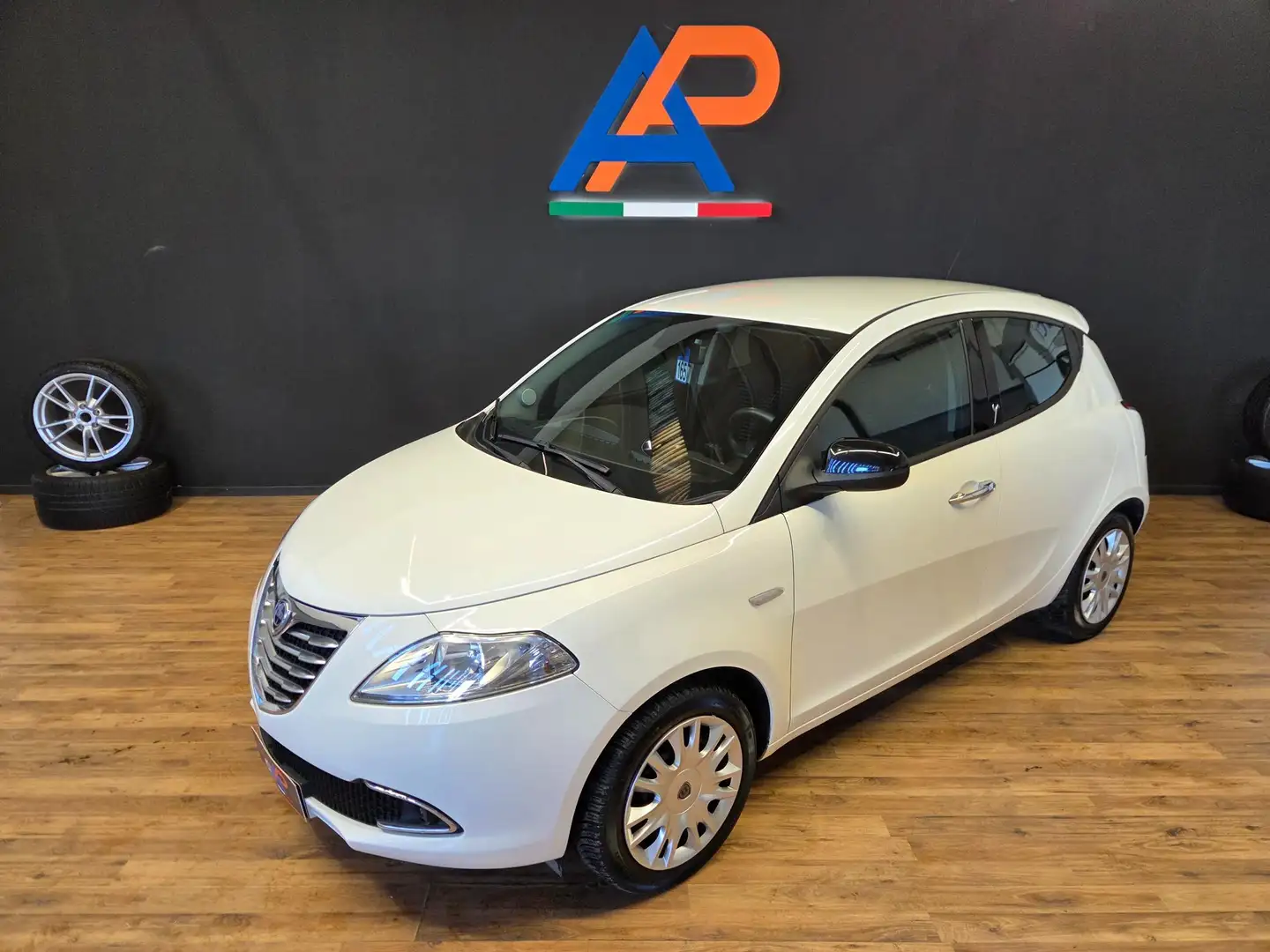 Lancia Ypsilon Ypsilon 0.9 t.air Platinum s&s 85cv dfn Bianco - 2