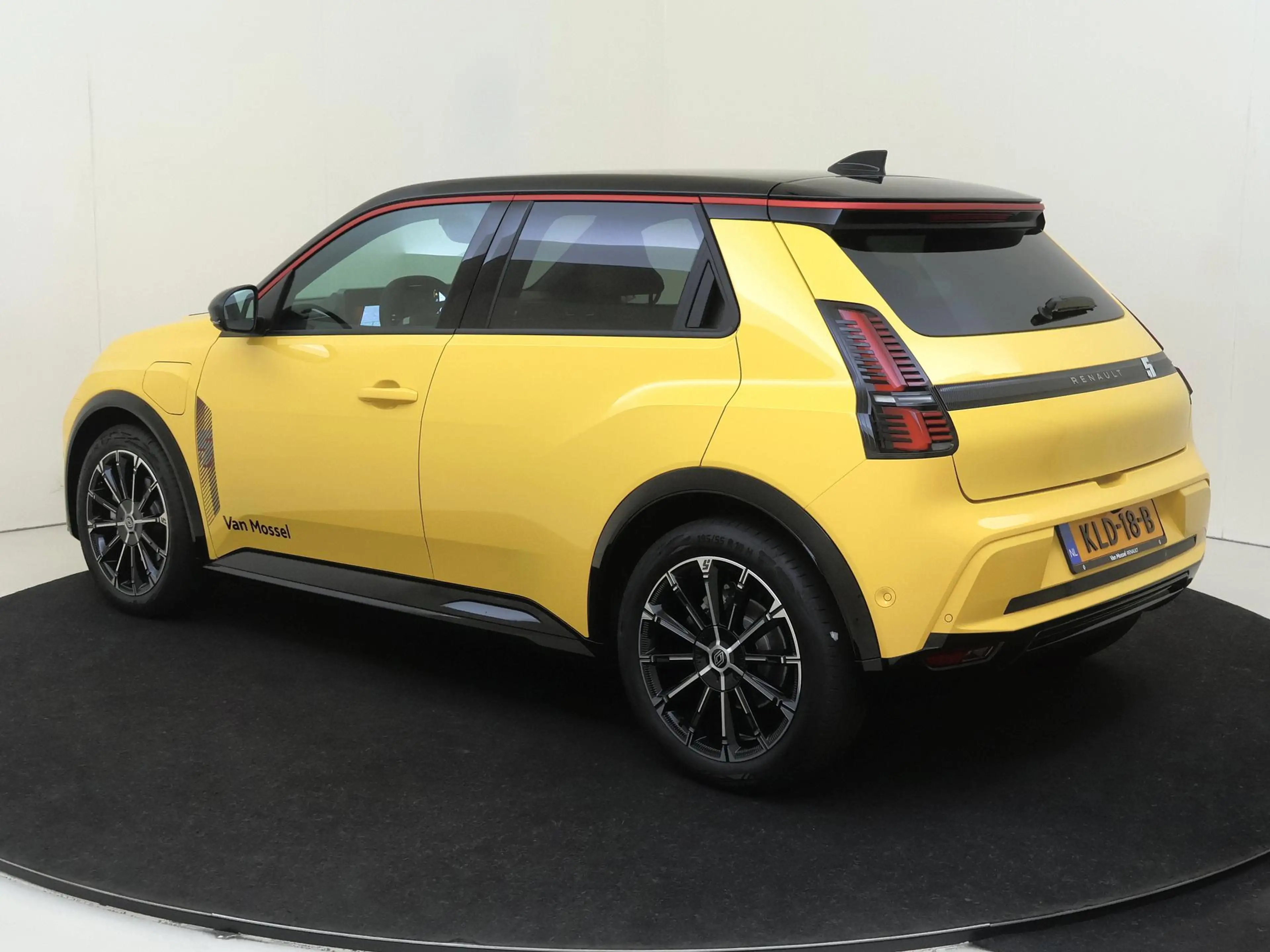 Renault R 5 urban range iconic cinq 40 kWh | Pack Safety & Adv — photo 3