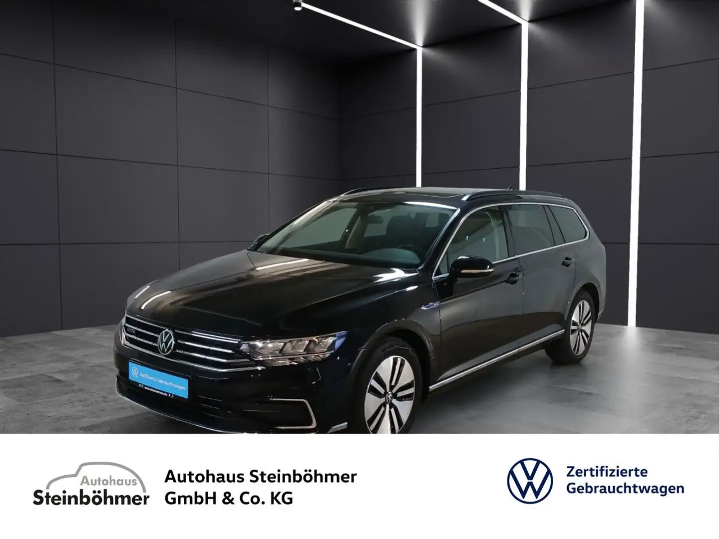 Volkswagen Passat Variant GTE Pano AHK NAVI LED AreaView Nero - 1