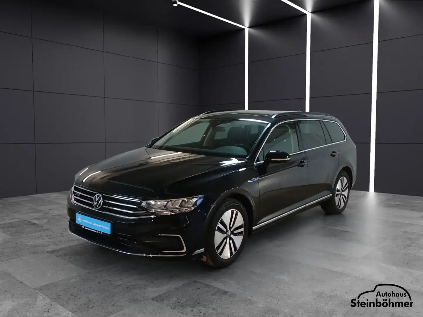 Volkswagen Passat Variant GTE Pano AHK NAVI LED AreaView Nero - 2