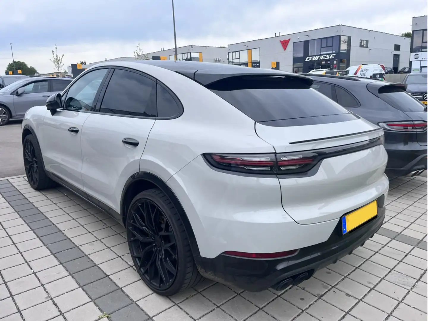Porsche Cayenne Coupe Platinum Edition/360°/PANO/Leder/ Noir - 2