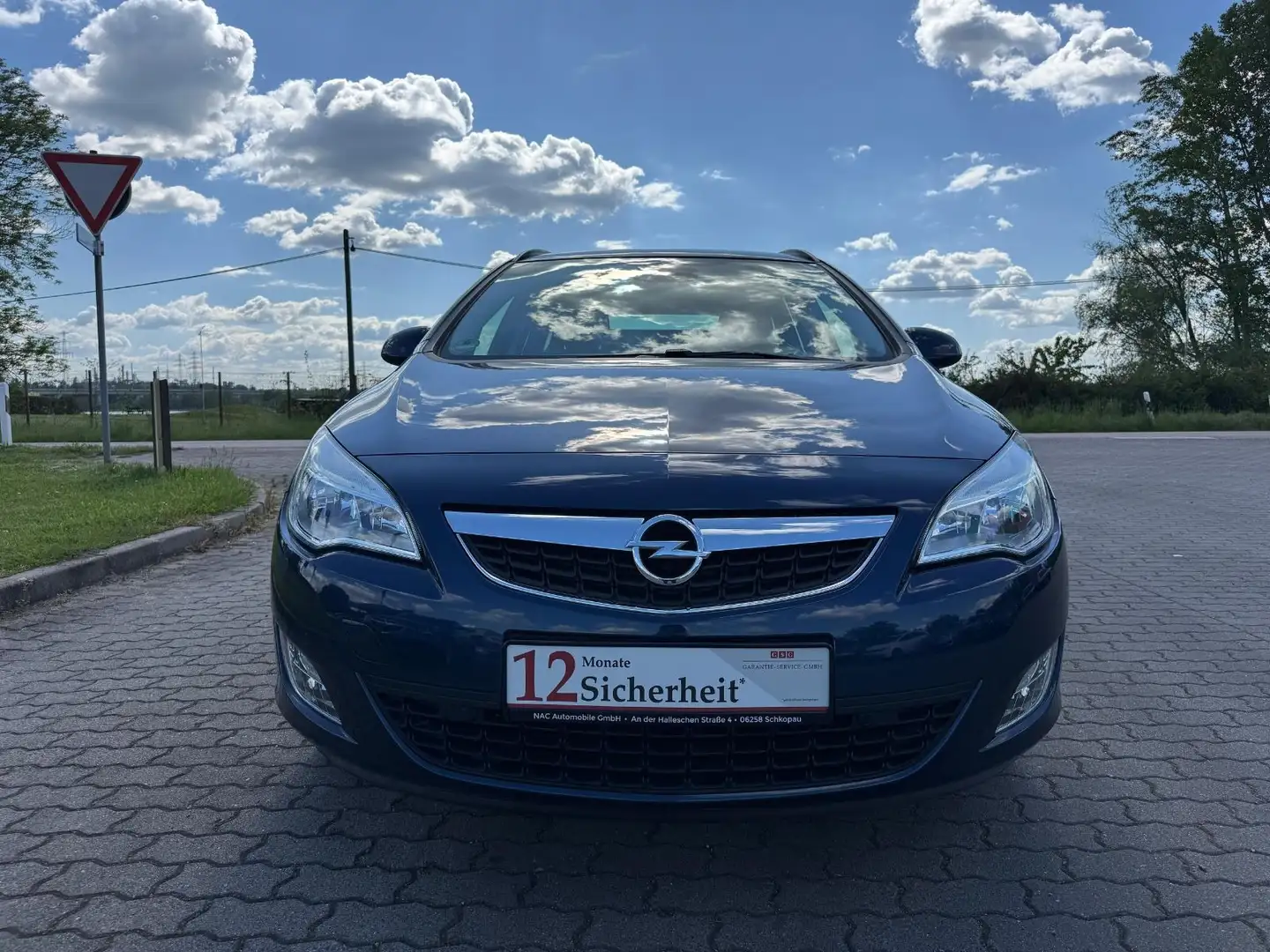 Opel Astra J Sports Tourer Design Edition Blue - 2