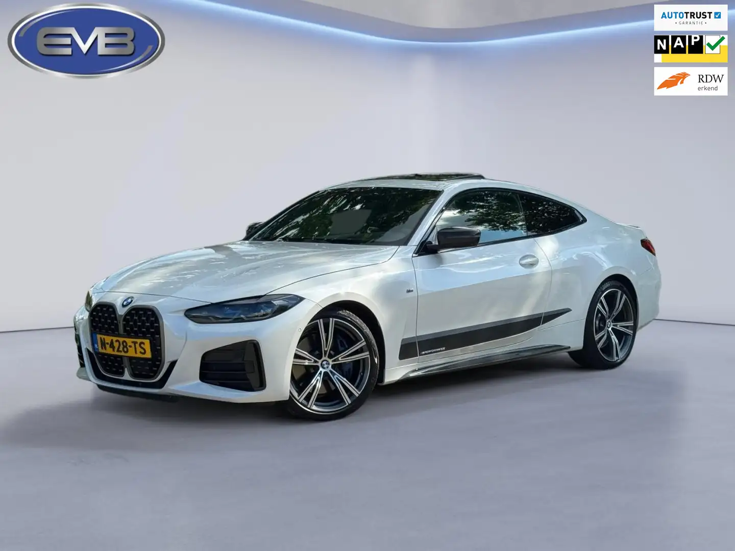 BMW 440 4-serie Coupé M440i xDrive 374 pk High Executive, Wit - 1
