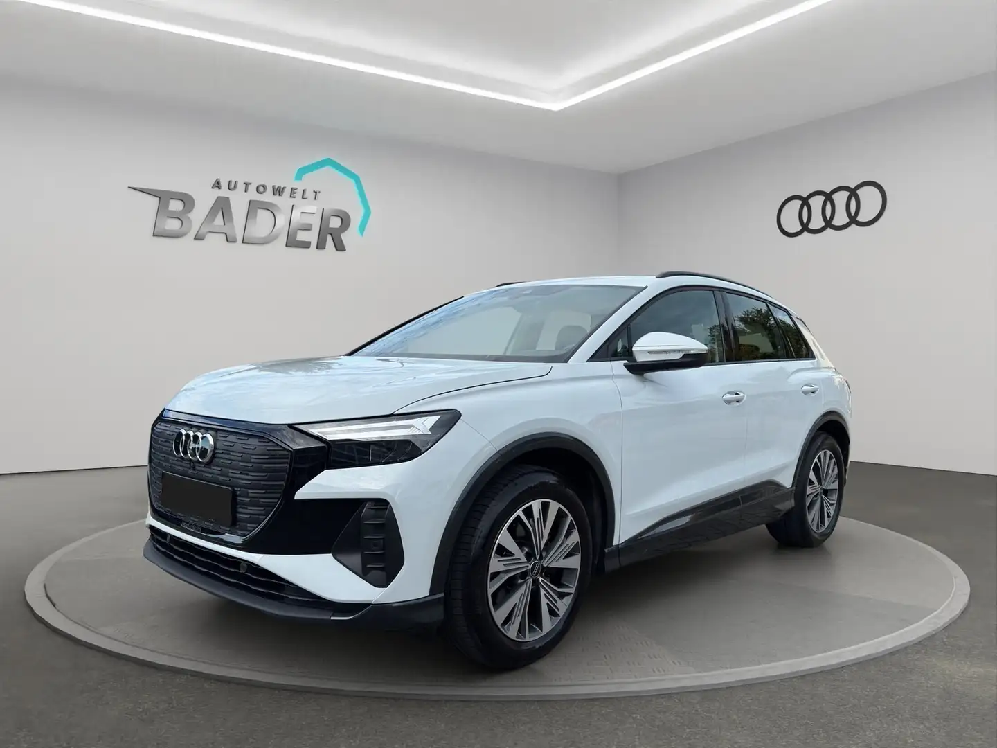 Audi Q4 e-tron Navi LED Leder 35 e-tron basis Weiß - 1