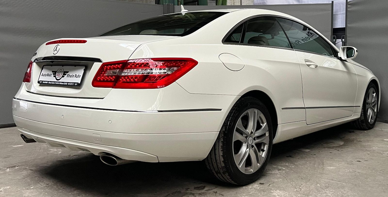 Mercedes-Benz E 350 Coupé CGI BlueEFFICIENCY Leder Keyless-Go — photo 11