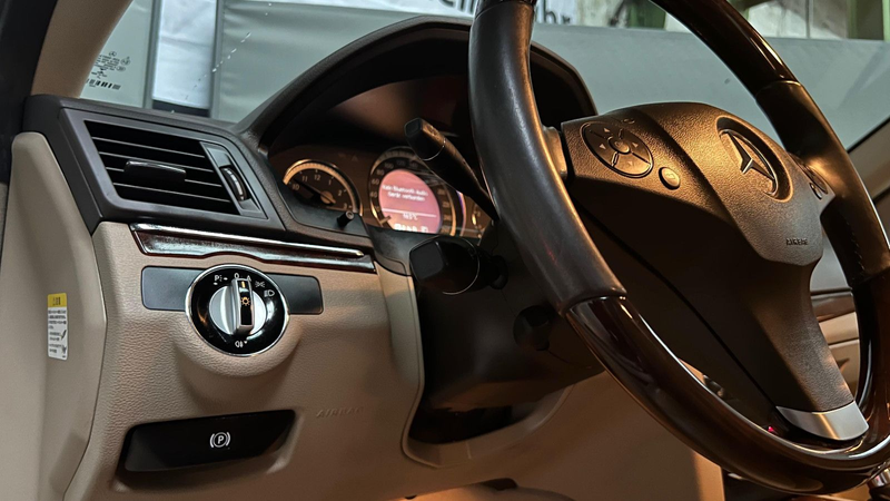 Mercedes-Benz E 350 Coupé CGI BlueEFFICIENCY Leder Keyless-Go — photo 13