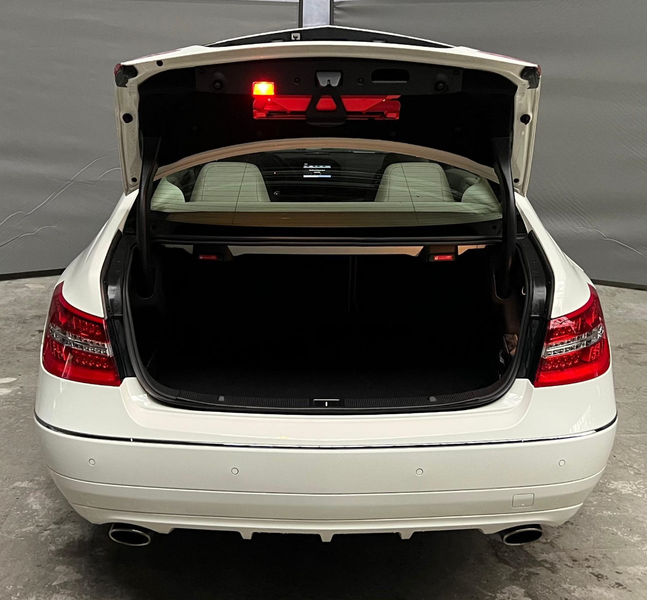 Mercedes-Benz E 350 Coupé CGI BlueEFFICIENCY Leder Keyless-Go — photo 9