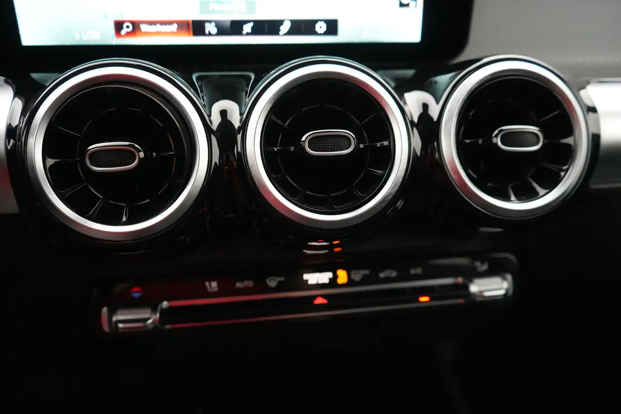 Mercedes-Benz GLB 180dA Business Solution LEDER/STOF LED GPS PDC CAM, миниатюра 24