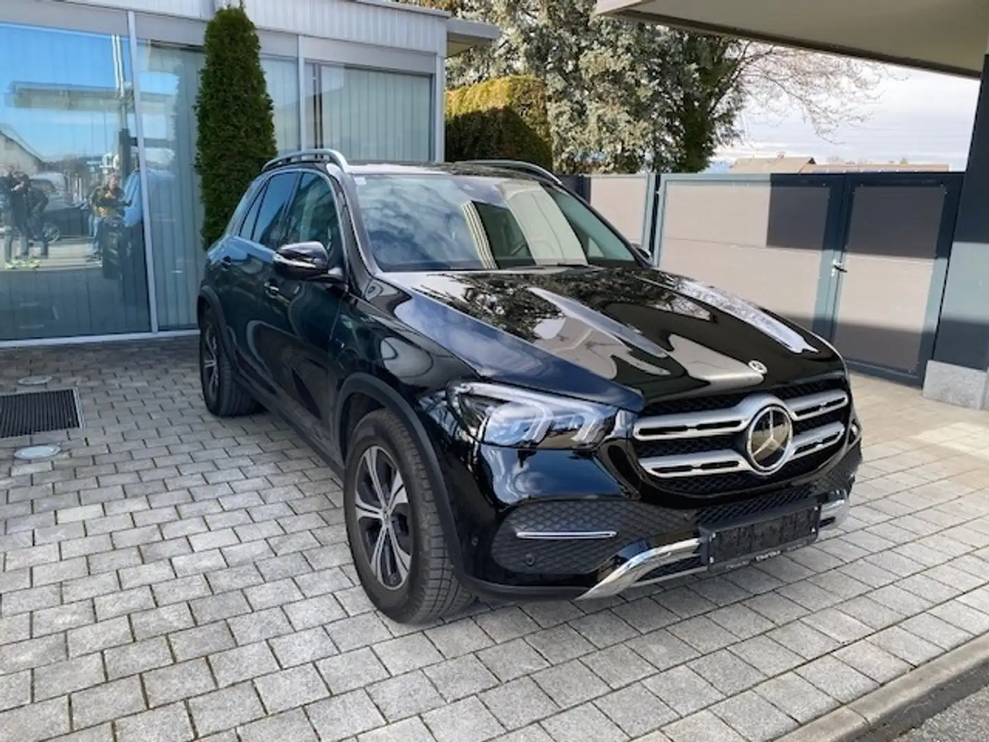Mercedes-Benz GLE 350 de 4MATIC AHV Distr PTS Shz Ambi Mbeam Schwarz - 2