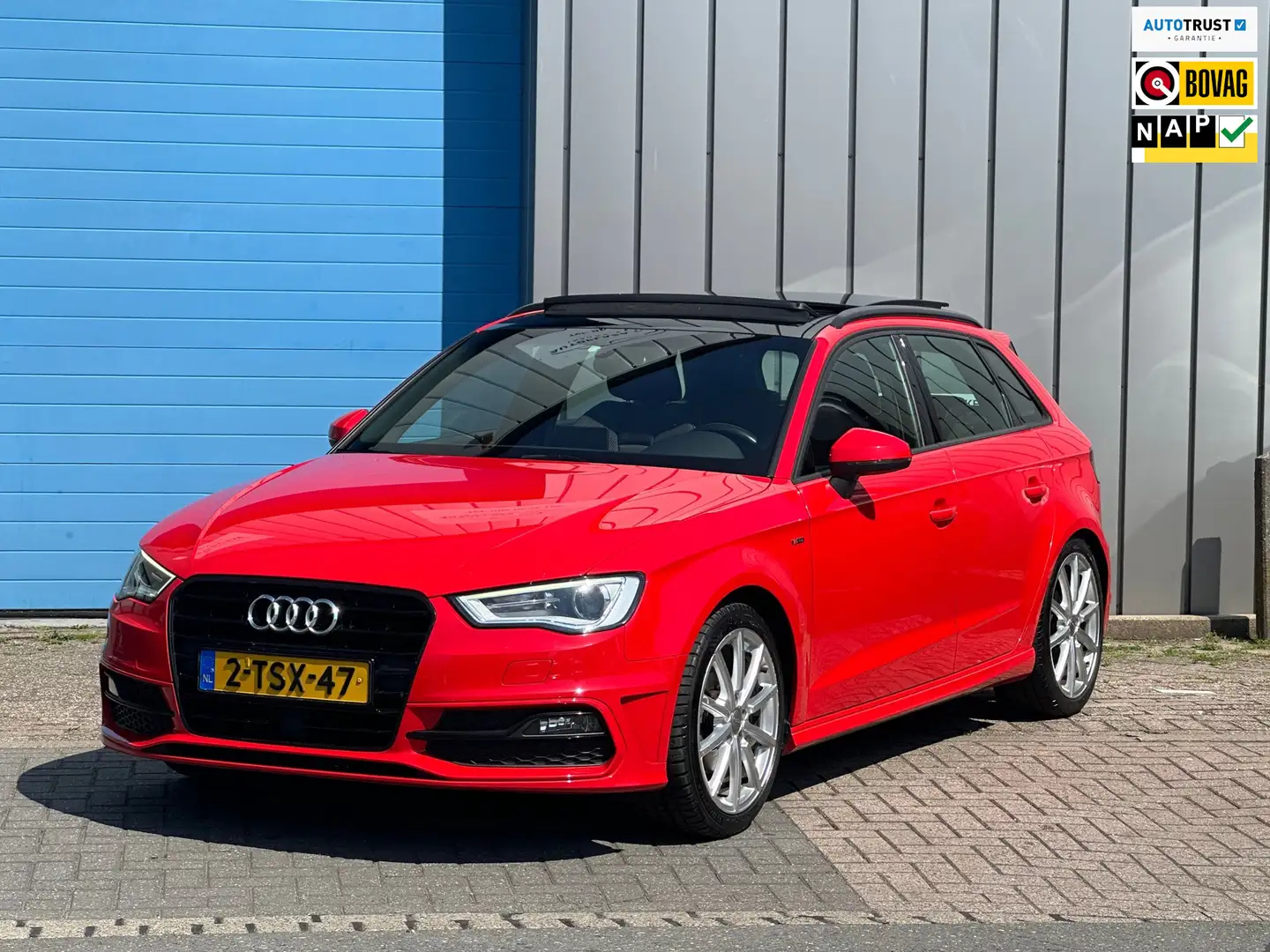 Audi A3 Sportback 1.4 TFSI S-LINE PANO Rosso - 1