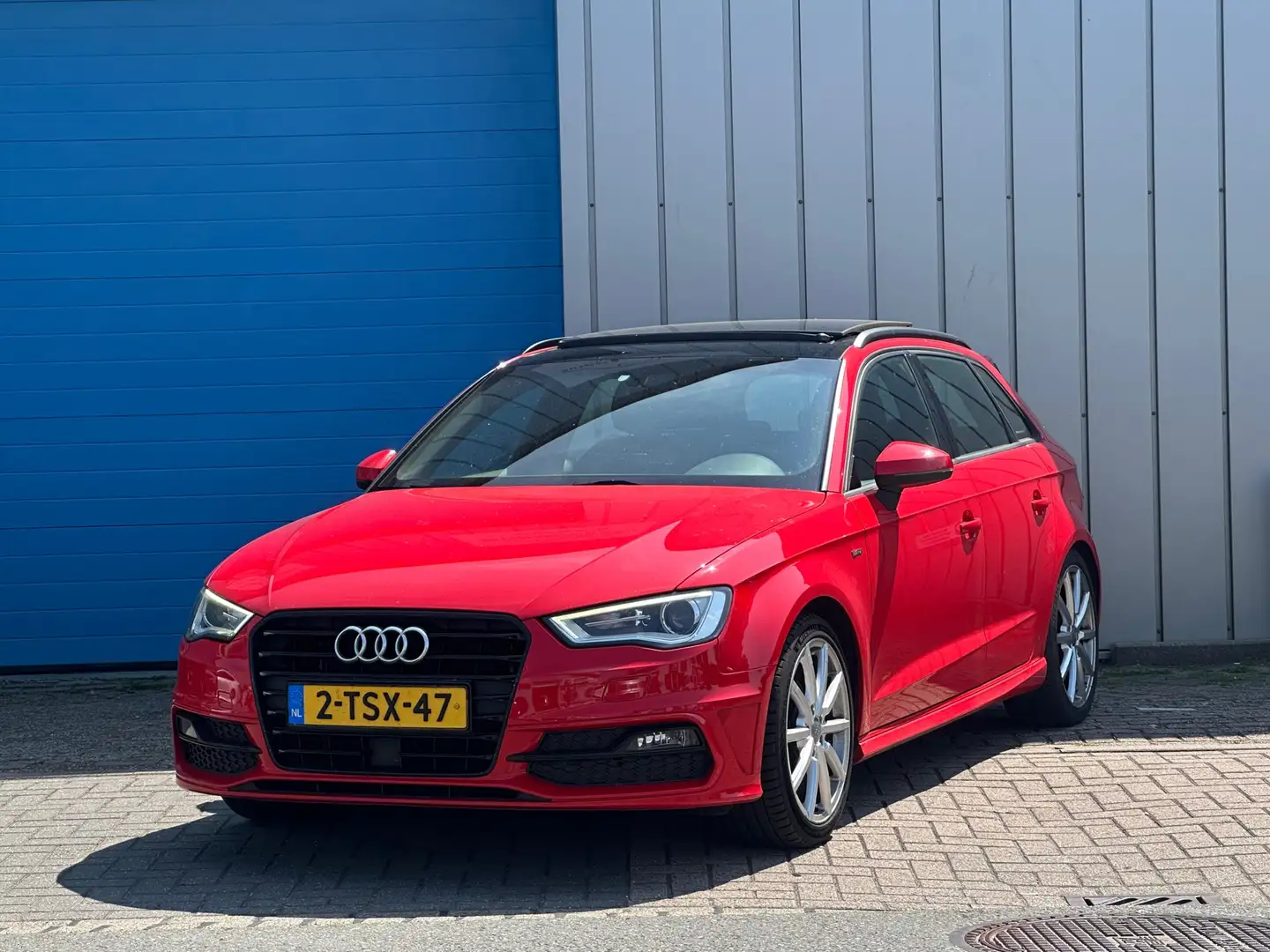 Audi A3 Sportback 1.4 TFSI S-LINE PANO Rood - 2