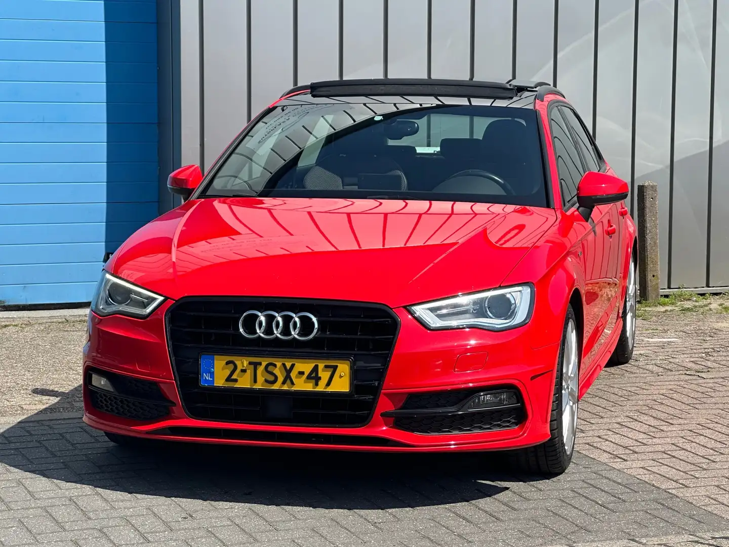 Audi A3 Sportback 1.4 TFSI S-LINE PANO Rosso - 2