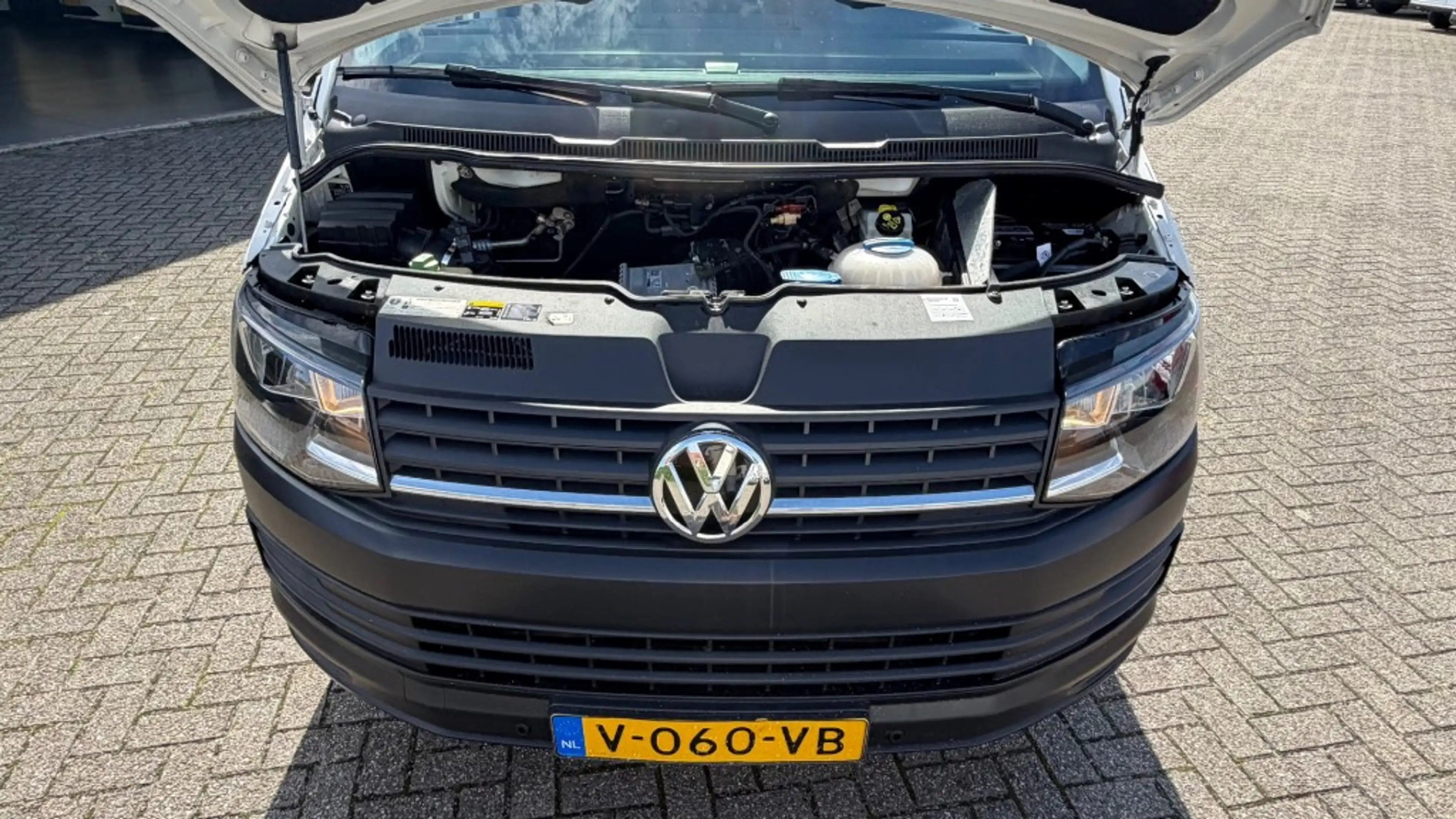 Volkswagen Transporter 2.0 TDI 75KW 102PK L1H2 EURO 6 AIRCO/ CRUISE CONTR — photo 19