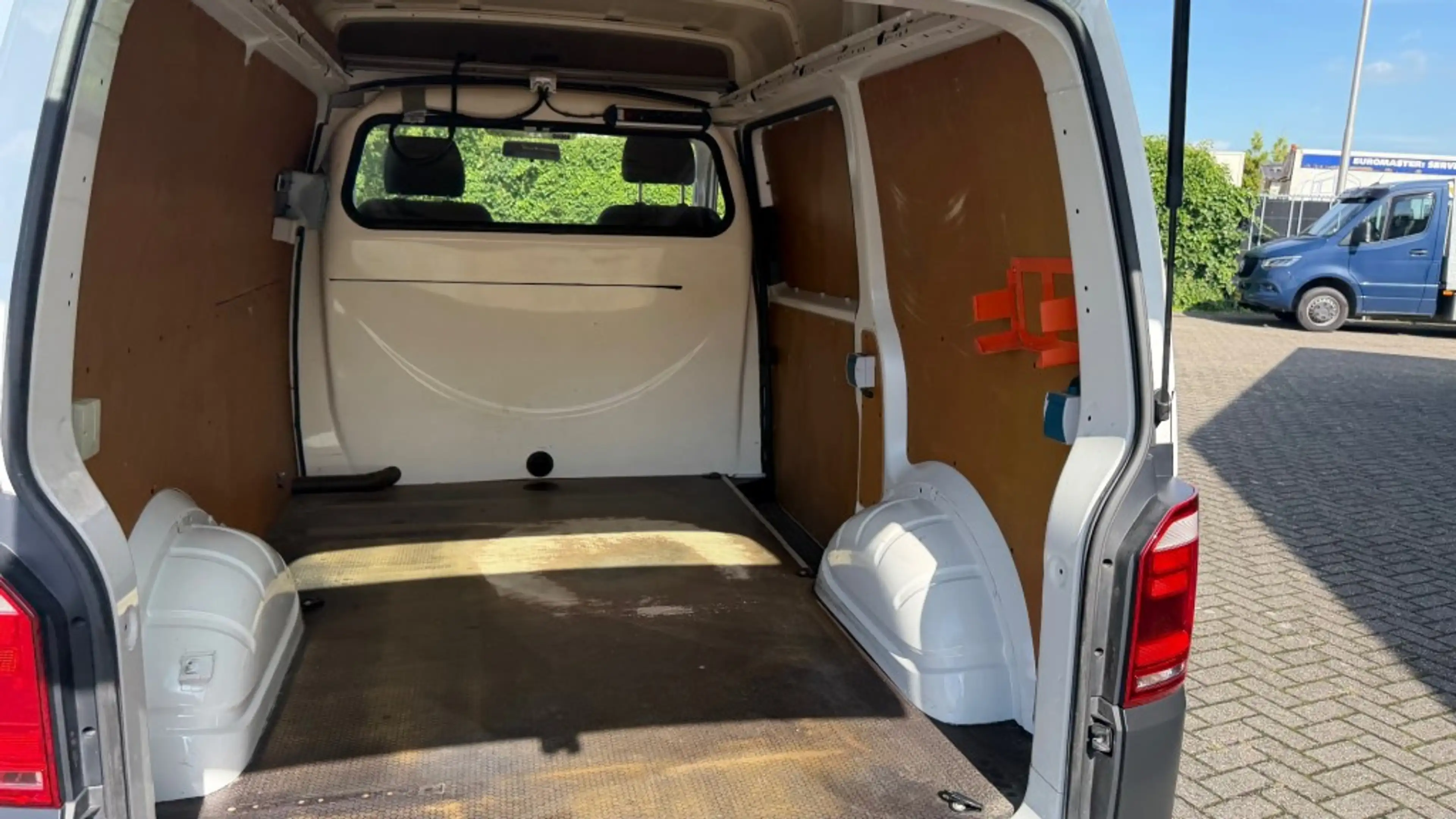Volkswagen Transporter 2.0 TDI 75KW 102PK L1H2 EURO 6 AIRCO/ CRUISE CONTR — photo 13