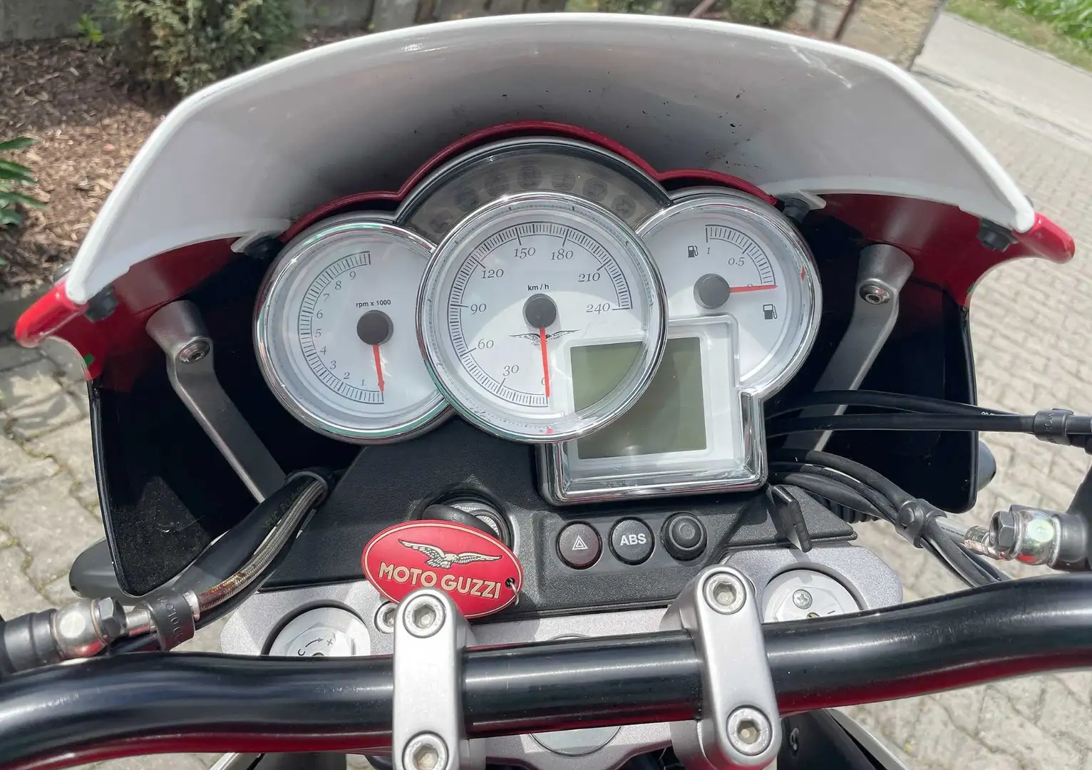 Moto Guzzi 1200 Sport Rosso - 2