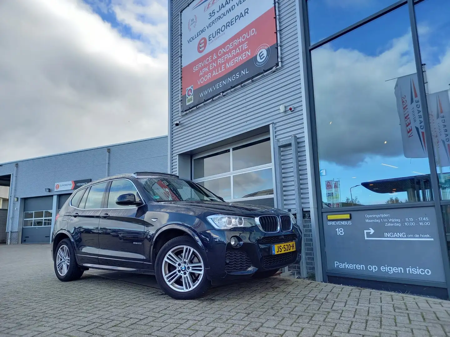 BMW X3 sDrive20i Centennial High Executive M-SPORT - PANO Zwart - 2