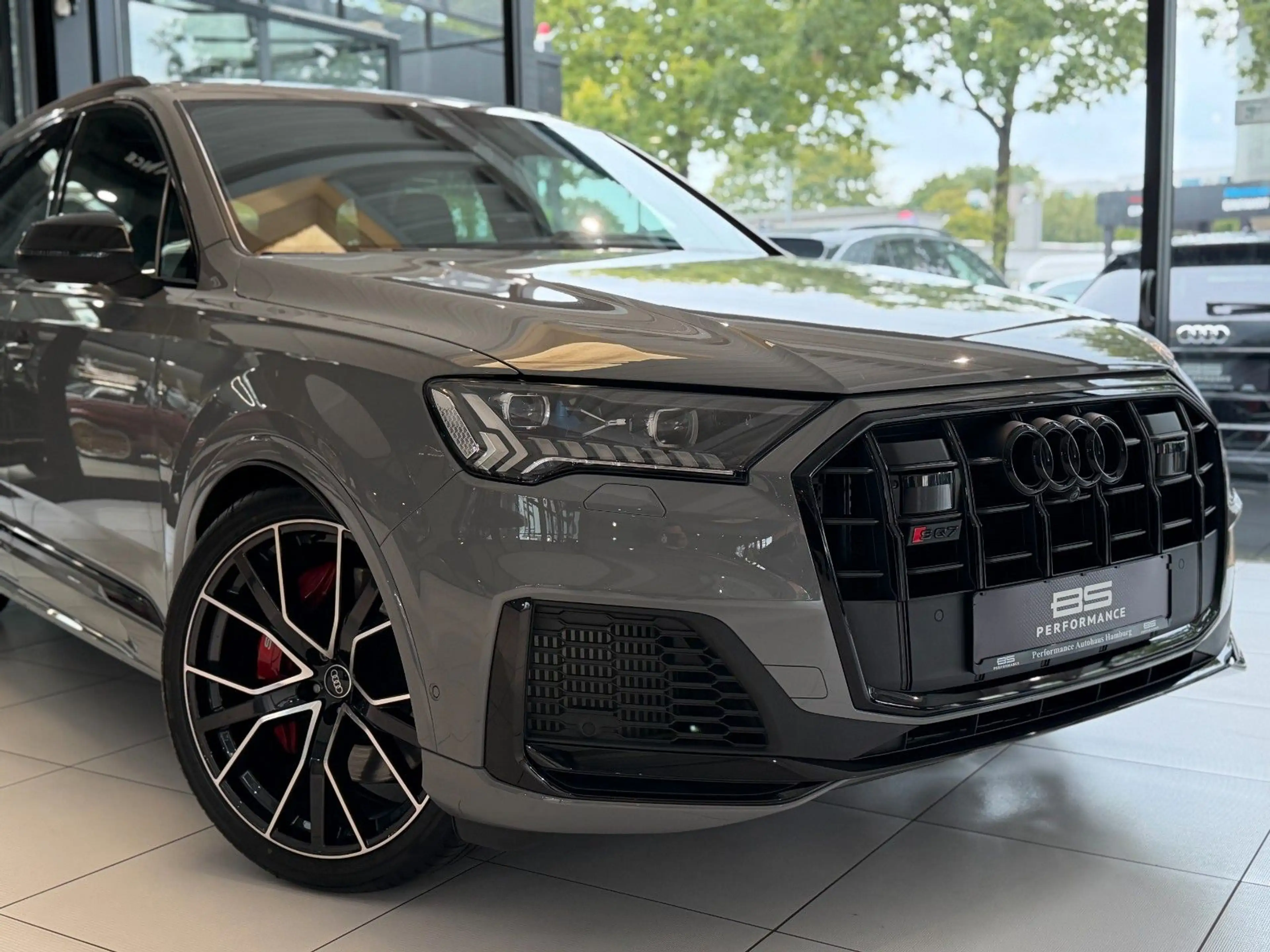 Audi SQ7 4.0 TFSI COMPETITION PLUS |PANO|MASSAGE|7-SI — photo 4