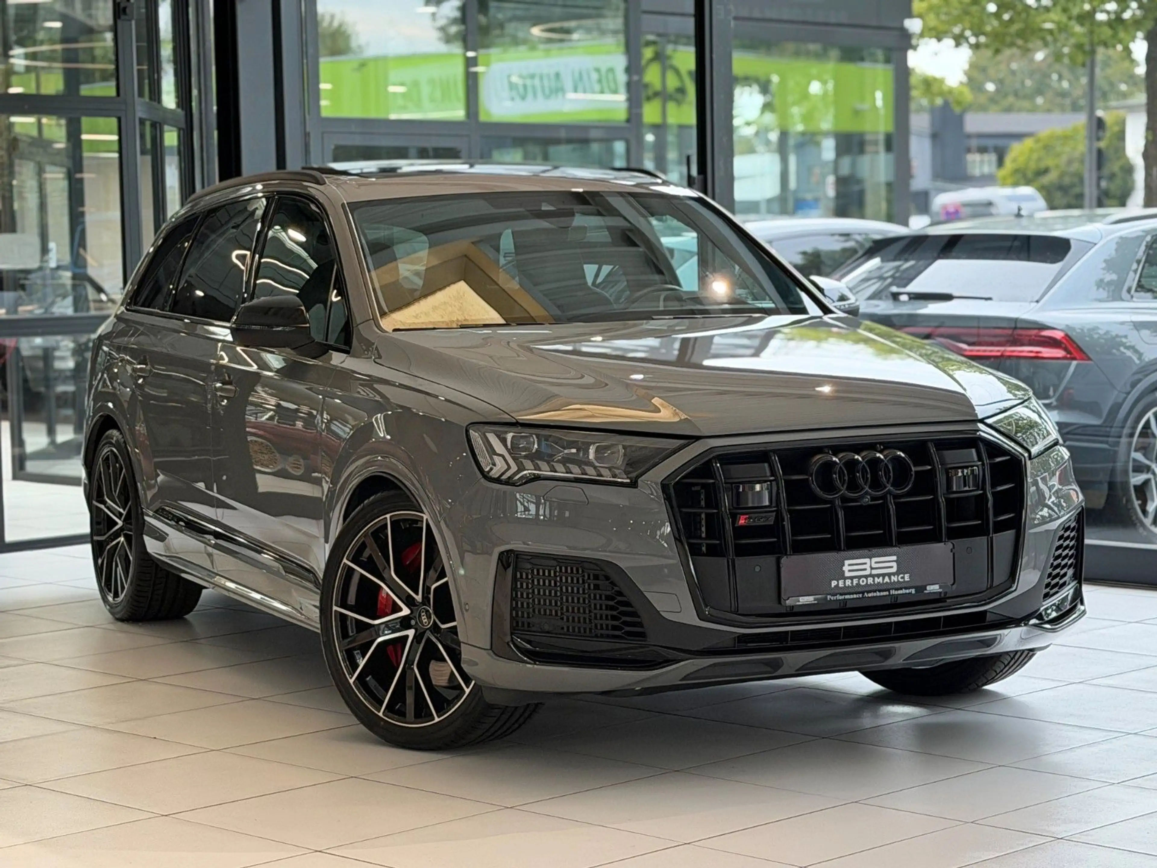Audi SQ7 4.0 TFSI COMPETITION PLUS |PANO|MASSAGE|7-SI — photo 3