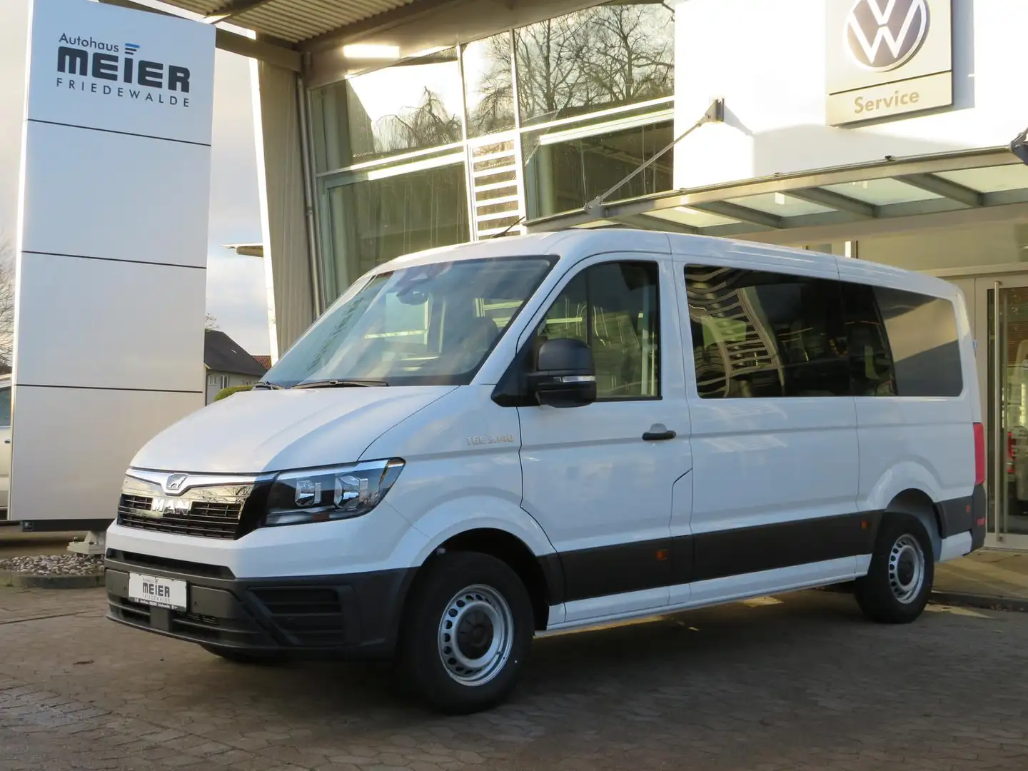MAN MAN TGE 3.140 Kombi Automatik 9 Sitzer Kamera Weiß - 2