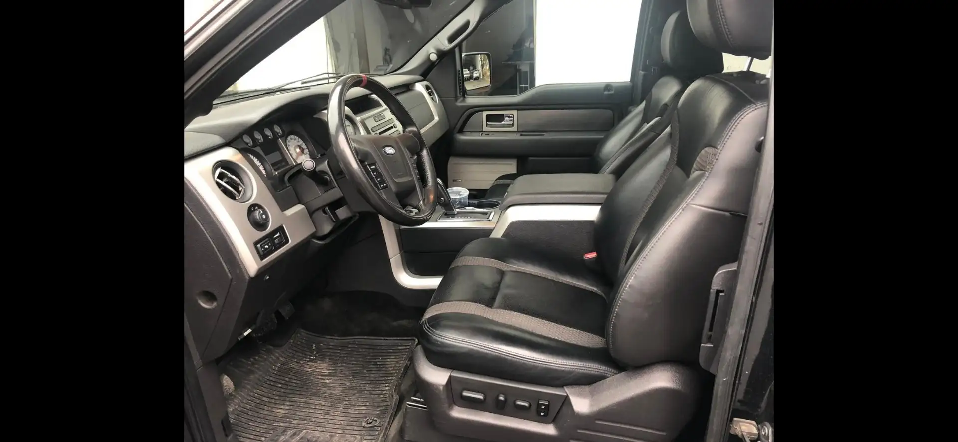 Ford F 150 Raptor svt 6.2 L v8 Schwarz - 2