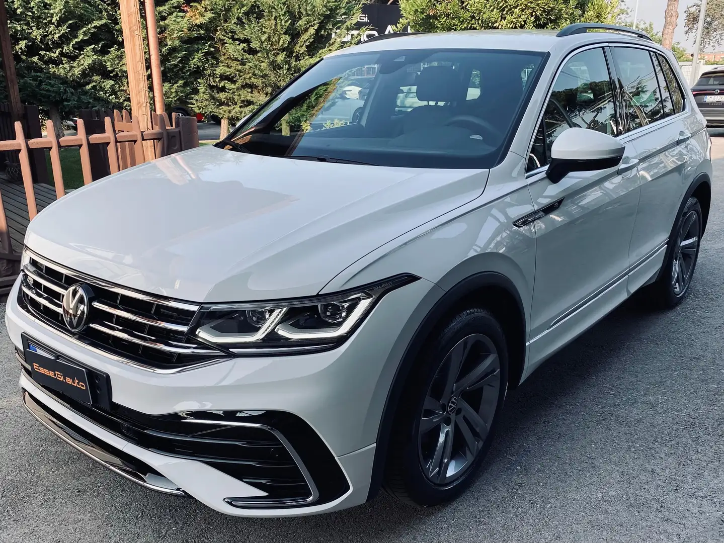 Volkswagen Tiguan R-Line **POSS.PACK MEDIA** VED.NOTE Blanc - 1