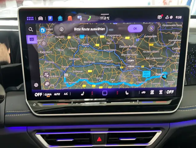 Volkswagen Tiguan view 12