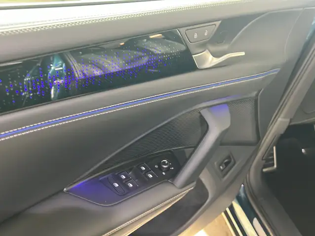 Volkswagen Tiguan view 5