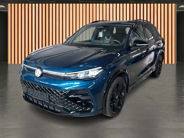 Volkswagen Tiguan view 2