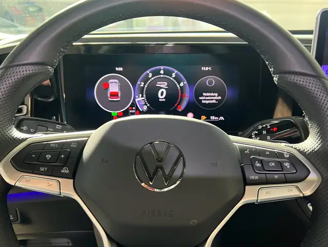 Volkswagen Tiguan view 11