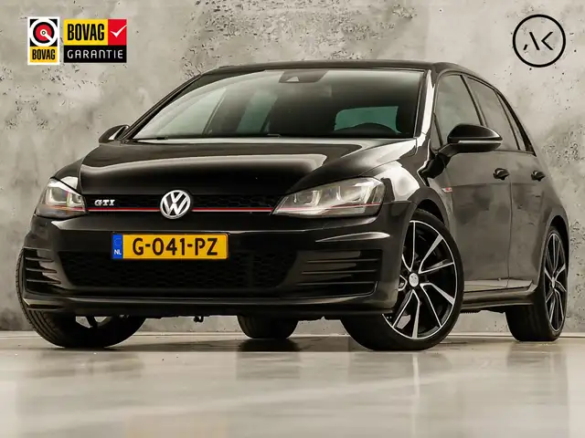 Volkswagen Golf GTI 2.0 TSI 220Pk Automaat (APPLE CARPLAY, NAVIGATIE,