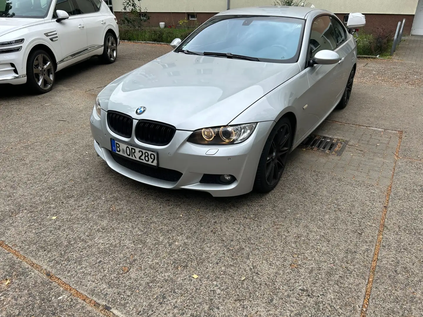BMW 320 320i Coupe Silber - 1