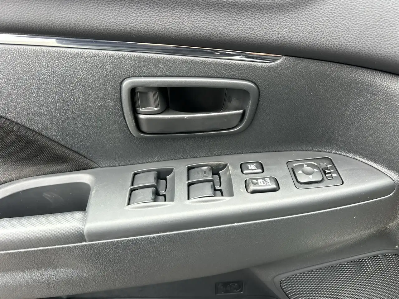 Mitsubishi RVR снимка Mitsubishi RVR