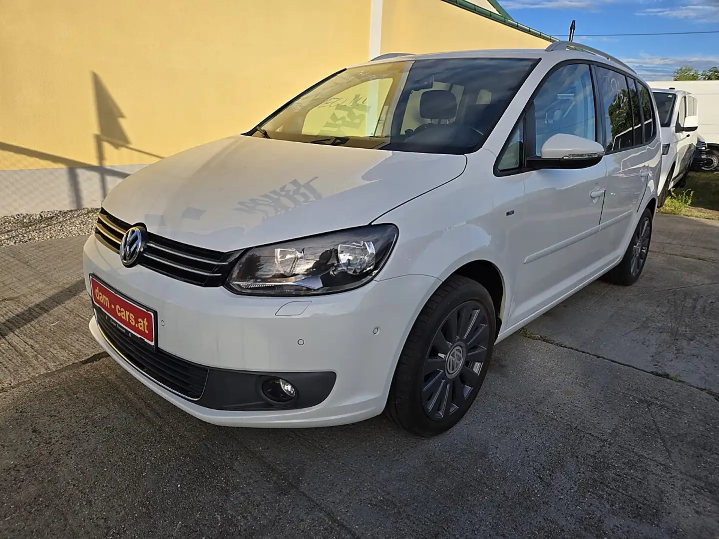 Volkswagen Touran 7 Sitzer, Pickerl Neu, 8 fach Alu, Navi , AHK usw Weiß - 1