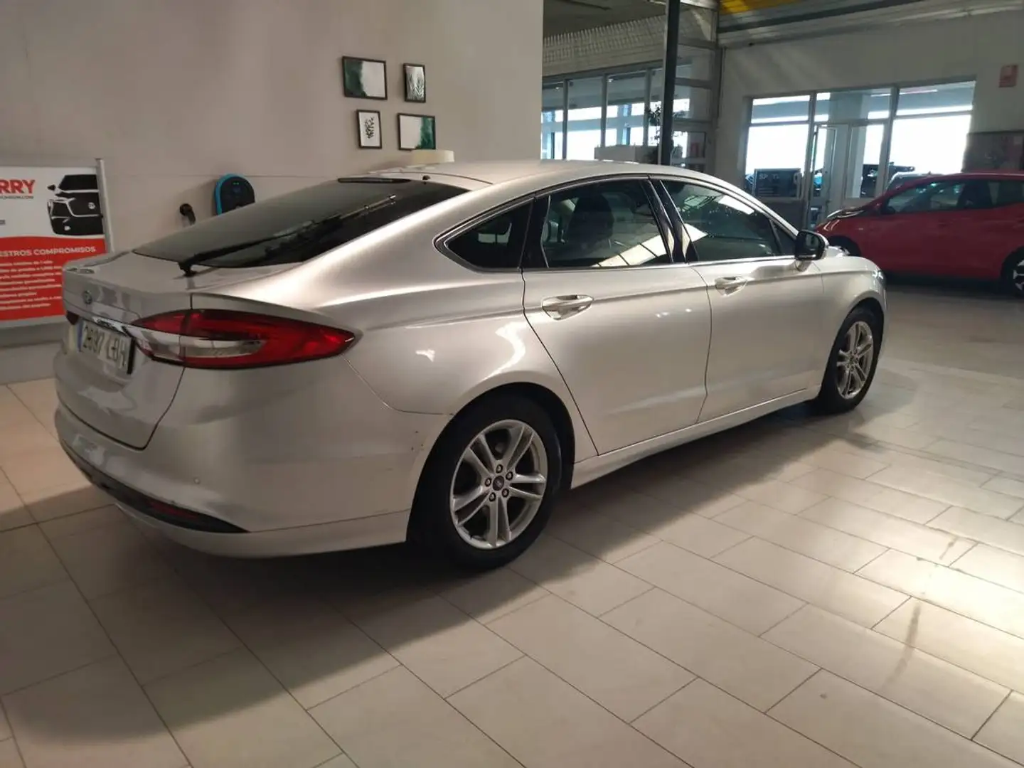Ford Mondeo 1.5 Ecoboost Titanium Plateado - 2